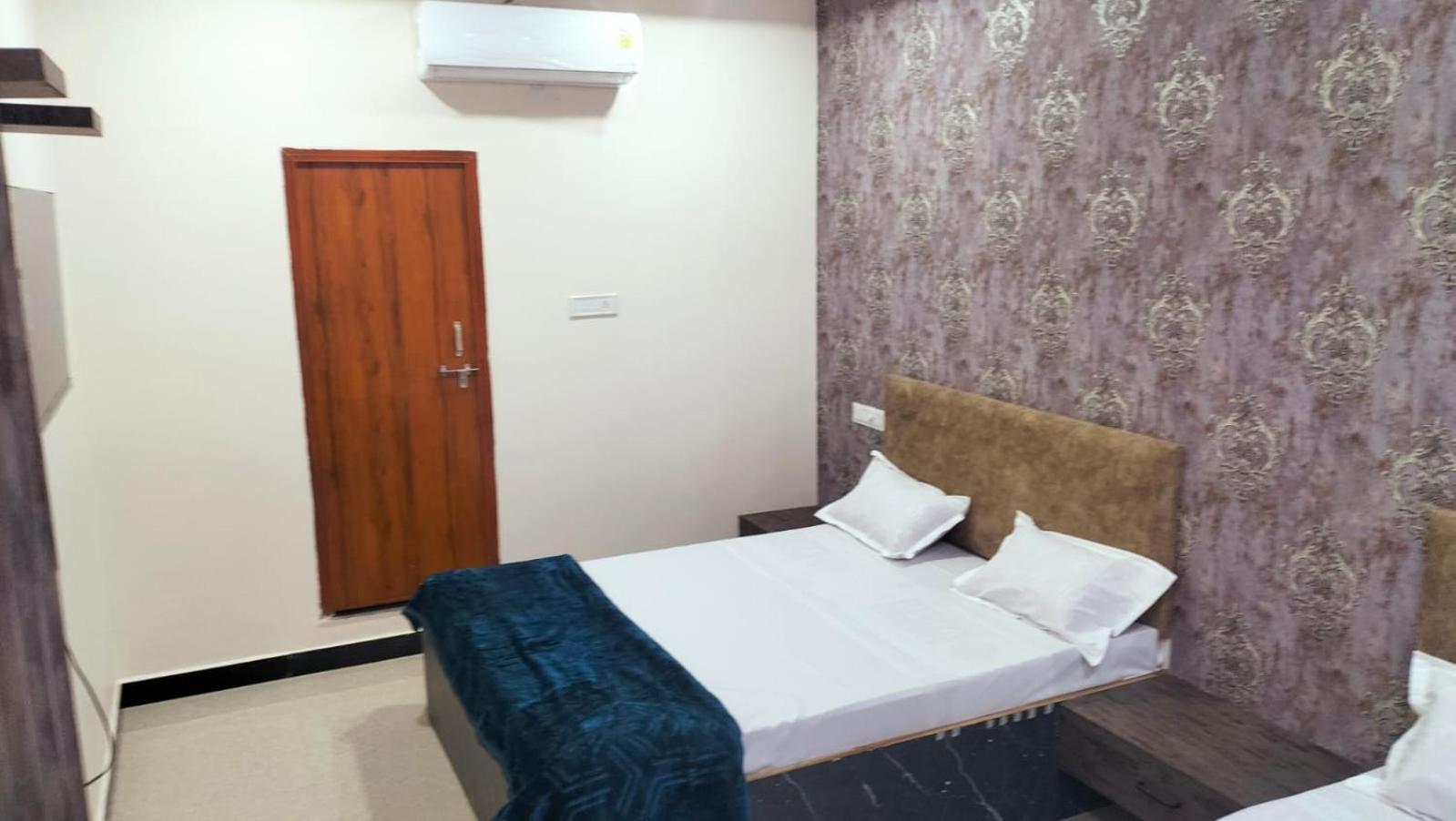 Hotel Somnath Inn Ujjain Eksteriør bilde