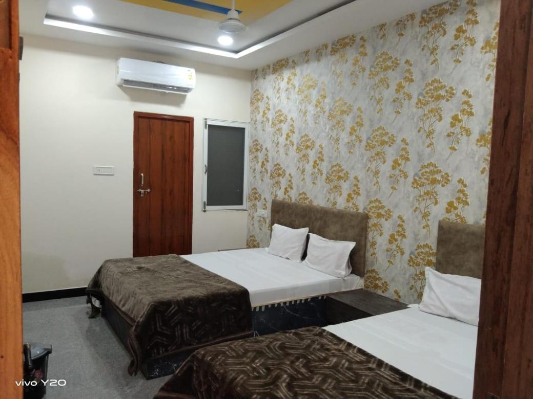 Hotel Somnath Inn Ujjain Eksteriør bilde