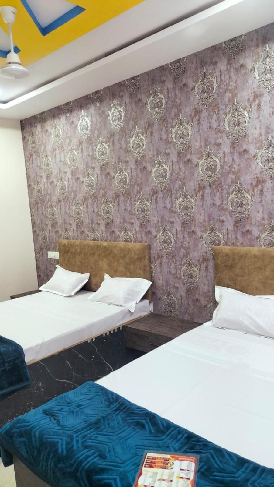 Hotel Somnath Inn Ujjain Eksteriør bilde