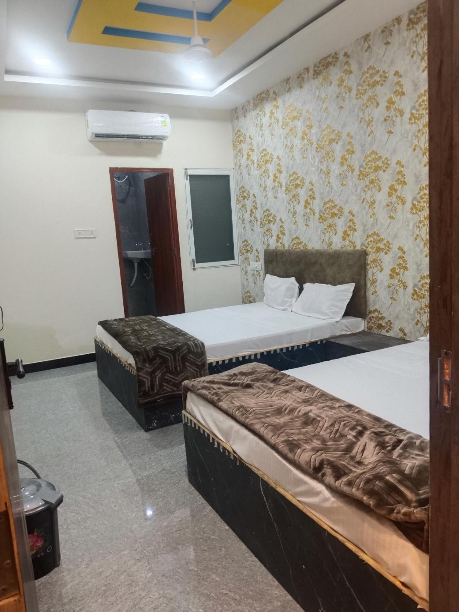 Hotel Somnath Inn Ujjain Eksteriør bilde